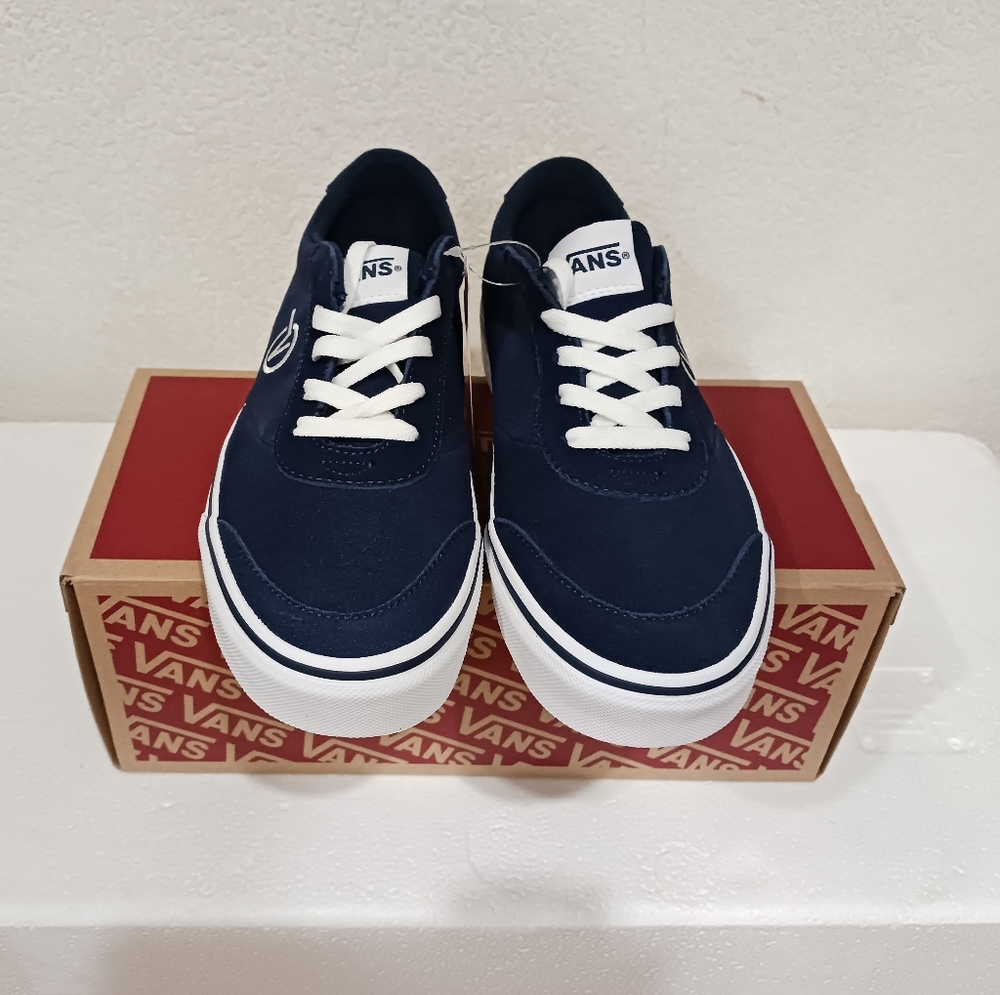 Vans - Picture 2 of 4